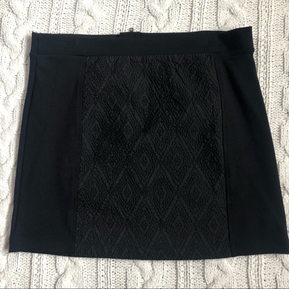 American Eagle Outfitters Dresses & Skirts - American Eagle 12 black mini skirt EUC